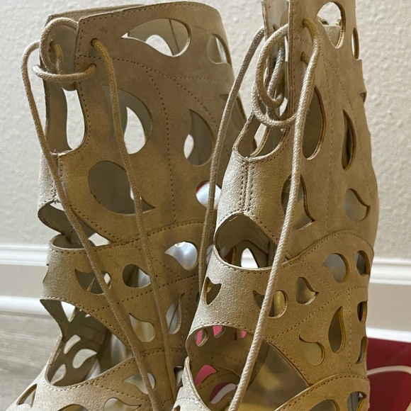 ALDO nude heels size 10 - Picture 5 of 11